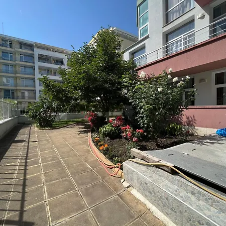 Apartment Pirop City
